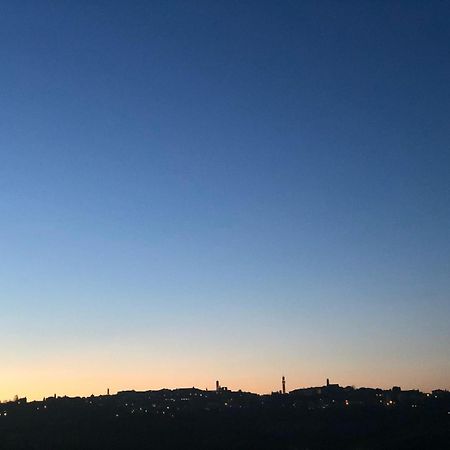 Agriturismo La Terrazza Sul Mangia Siena Dış mekan fotoğraf