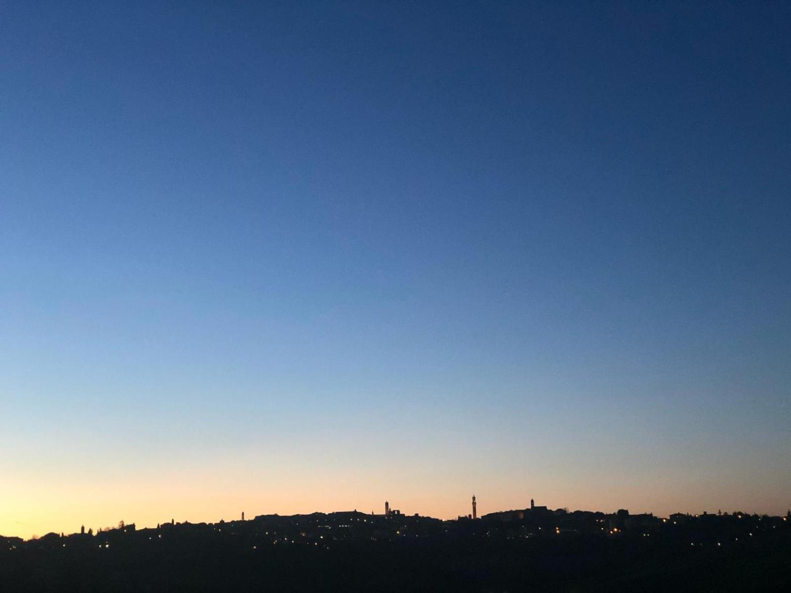Agriturismo La Terrazza Sul Mangia Siena Dış mekan fotoğraf